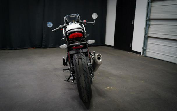 2026 Triumph Thruxton 400 Phantom Black / Aluminium Silver