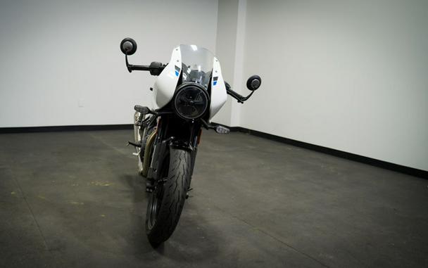2026 Triumph Thruxton 400 Phantom Black / Aluminium Silver