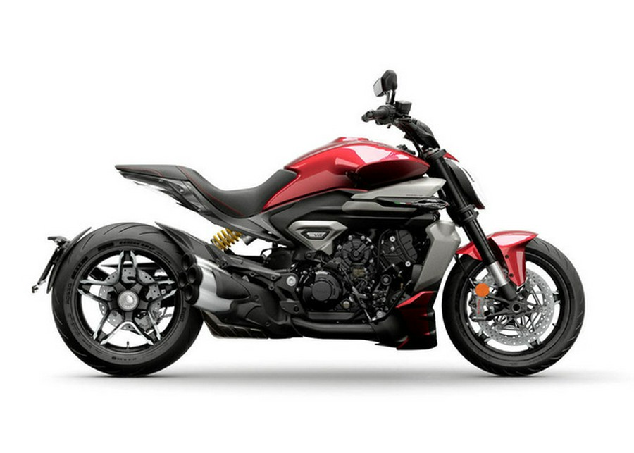 2027 Ducati XDiavel V4 Burning Red V4