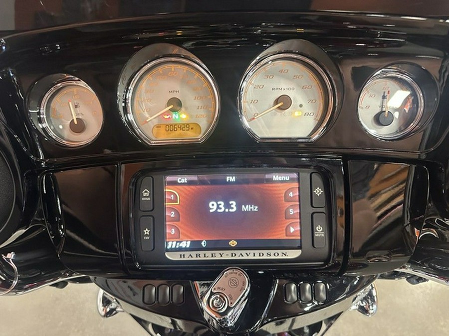 2017 Harley-Davidson FLHXS - Street Glide Special