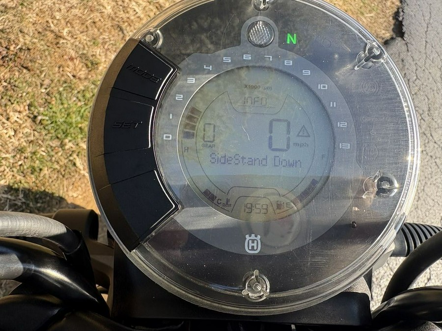 2022 Husqvarna® Svartpilen 401