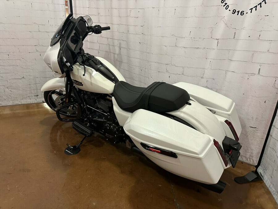 2024 Harley-Davidson Street Glide® FLHX White Onyx Pearl