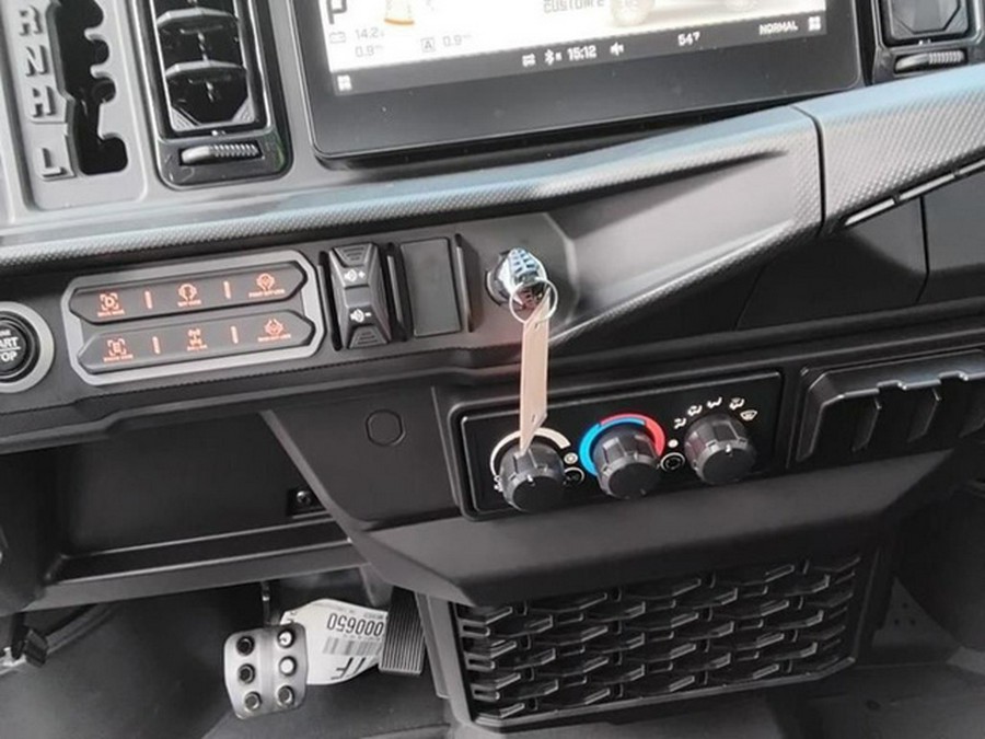 2026 Can-Am Defender Limited HD11