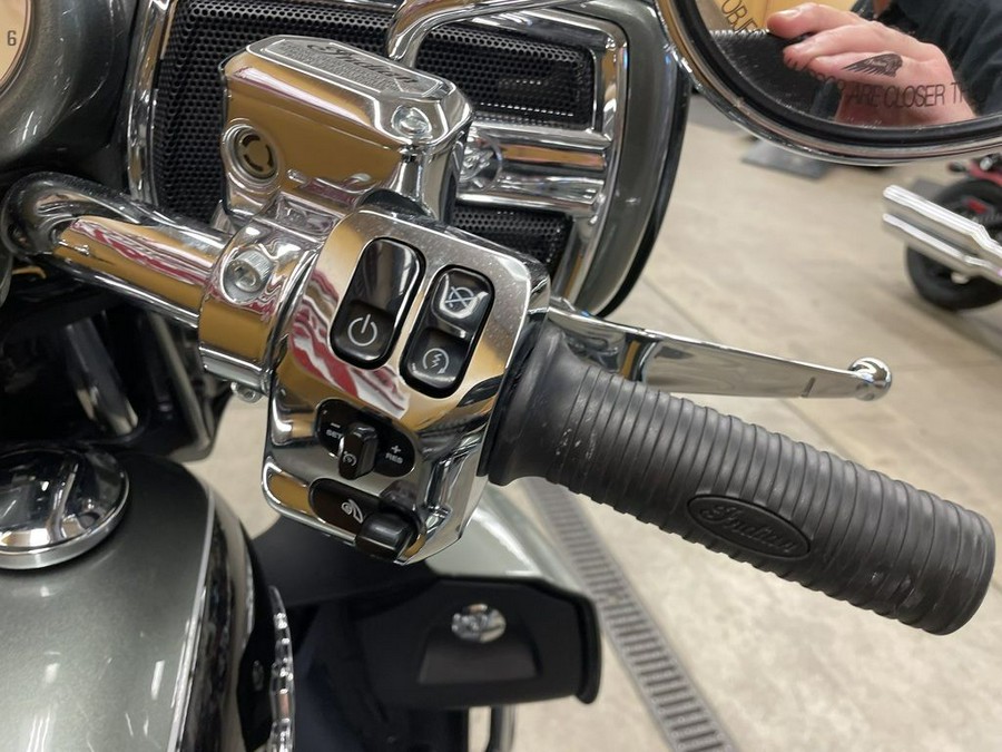 2021 Indian Motorcycle® Roadmaster® Alumina Jade/Thunder Black