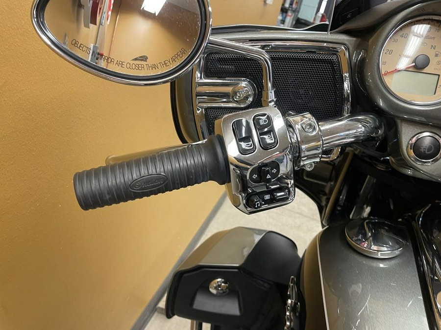 2021 Indian Motorcycle® Roadmaster® Alumina Jade/Thunder Black