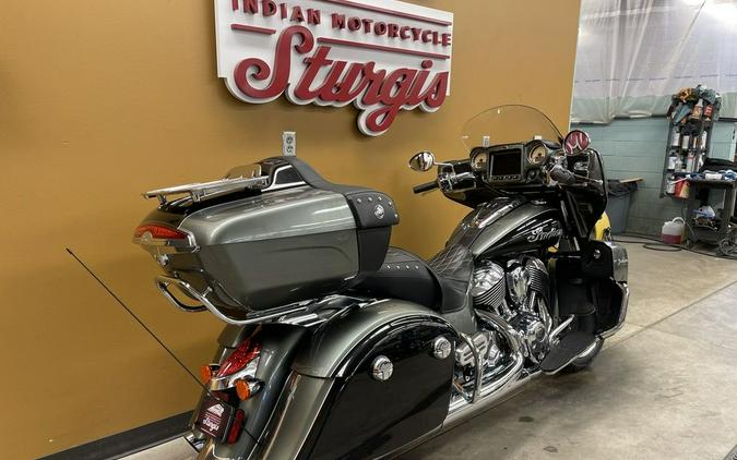 2021 Indian Motorcycle® Roadmaster® Alumina Jade/Thunder Black