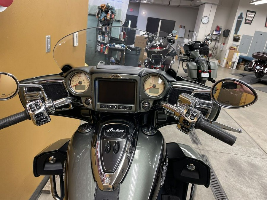 2021 Indian Motorcycle® Roadmaster® Alumina Jade/Thunder Black