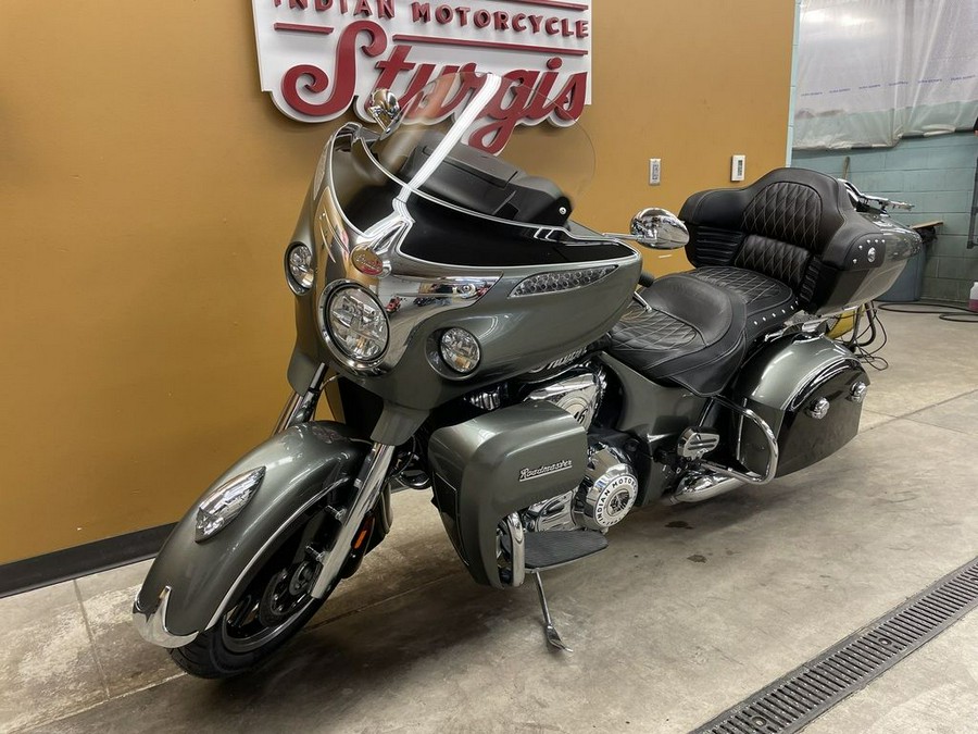 2021 Indian Motorcycle® Roadmaster® Alumina Jade/Thunder Black