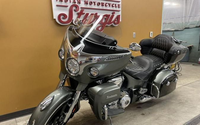 2021 Indian Motorcycle® Roadmaster® Alumina Jade/Thunder Black