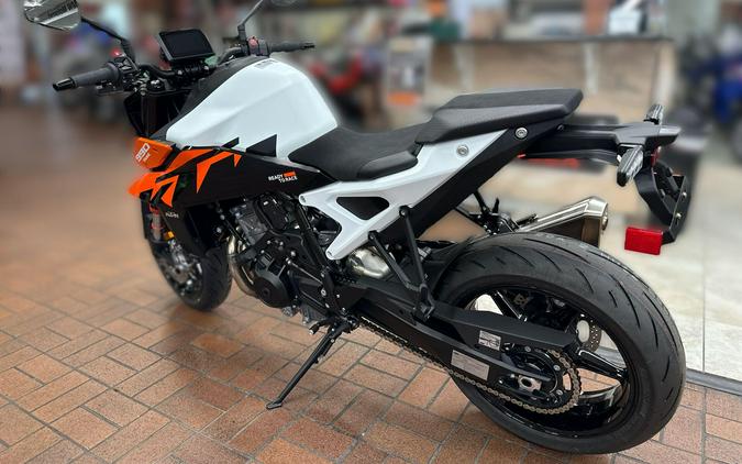 2027 KTM 990 DUKE