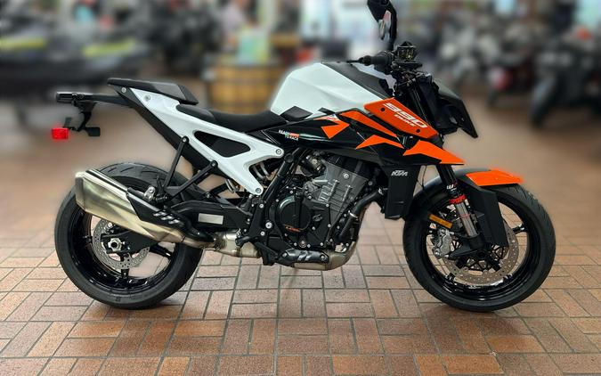 2027 KTM 990 DUKE