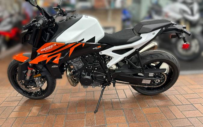 2027 KTM 990 DUKE