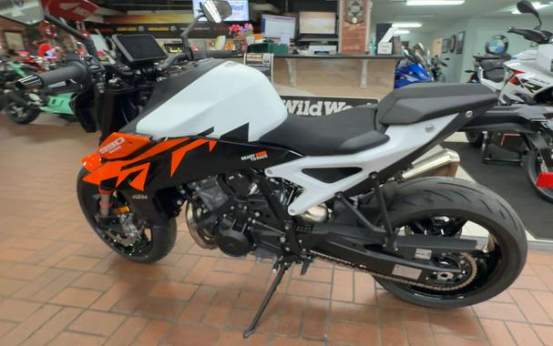2027 KTM 990 DUKE