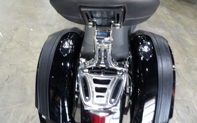 2017 Victory Motorcycles Cross Country Gloss Black