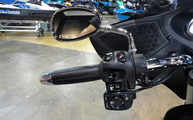 2017 Victory Motorcycles Cross Country Gloss Black