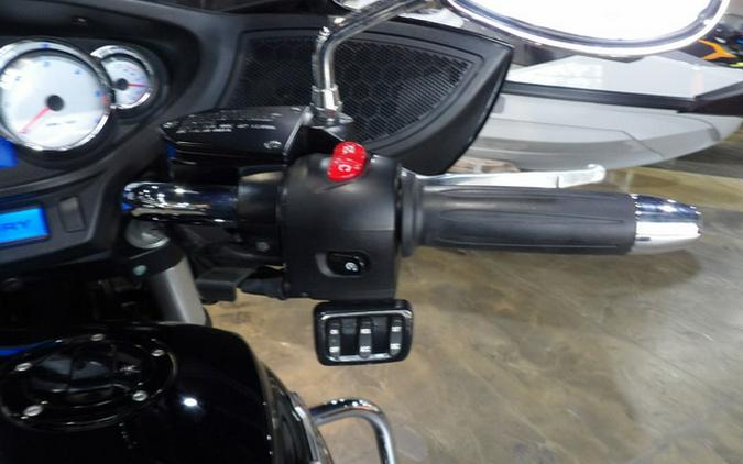 2017 Victory Motorcycles Cross Country Gloss Black