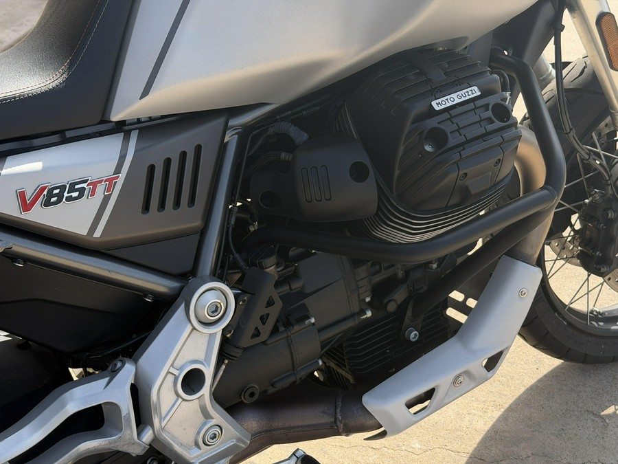 2023 MOTO GUZZI V85 TT TRAVEL E5