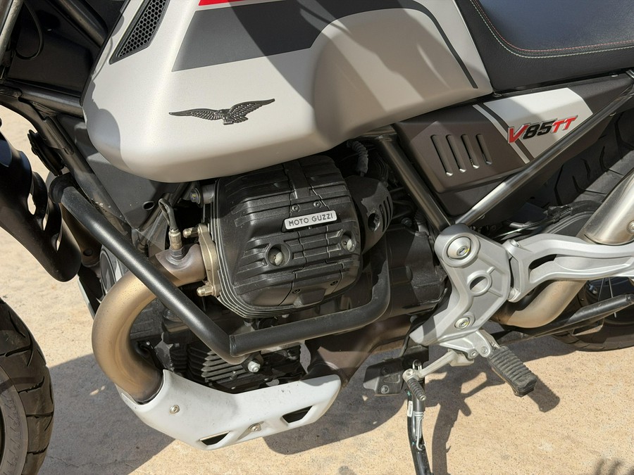 2023 MOTO GUZZI V85 TT TRAVEL E5