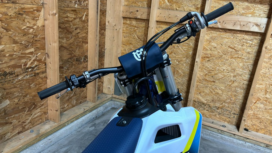 2025 Husqvarna Motorcycles TC 300