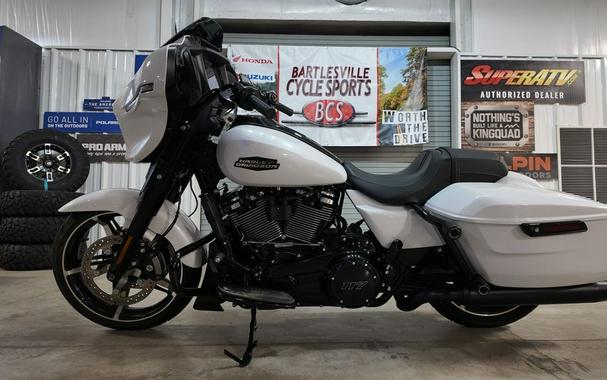 2025 Harley-Davidson Street Glide® Base