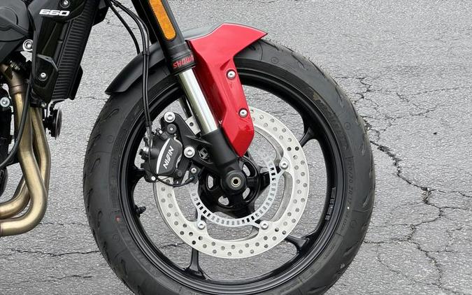 2025 Triumph Trident 660 Diablo Red/Sapphire Black