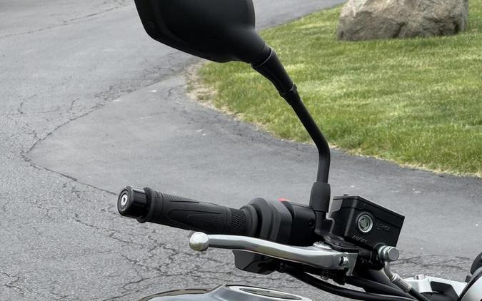 2025 Triumph Trident 660 Diablo Red/Sapphire Black