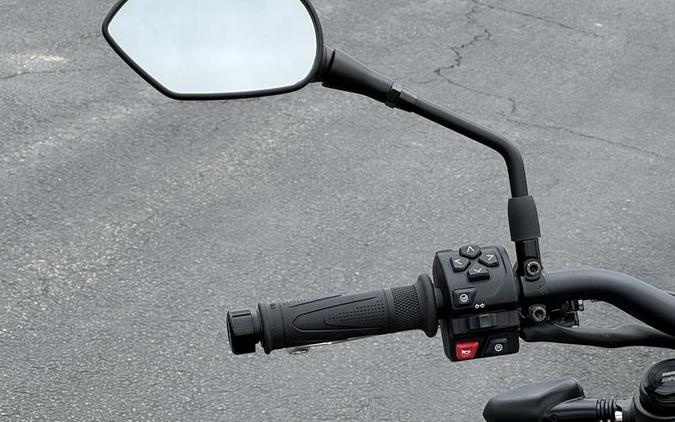 2025 Triumph Trident 660 Diablo Red/Sapphire Black