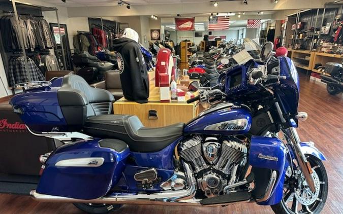 2024 Indian Motorcycle® Roadmaster® Limited with Powerband Audio Package Spirit Blue Metallic