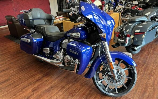 2024 Indian Motorcycle® Roadmaster® Limited with Powerband Audio Package Spirit Blue Metallic