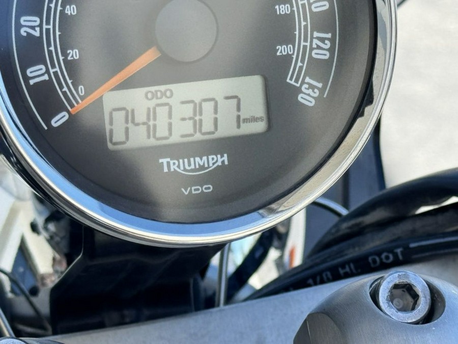2016 Triumph America Two-Tone