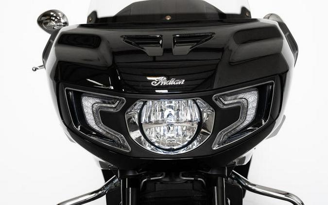 2021 Indian Motorcycle® Challenger® Limited Thunder Black Pearl