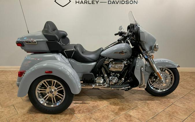 2024 Harley-Davidson Tri Glide Ultra Billiard Gray FLHTCUTG