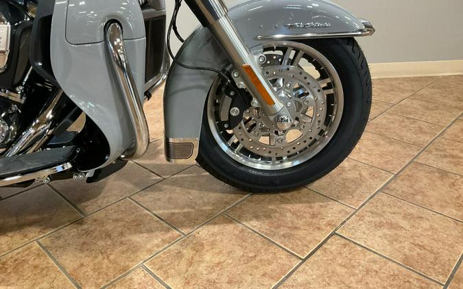 2024 Harley-Davidson Tri Glide Ultra Billiard Gray FLHTCUTG