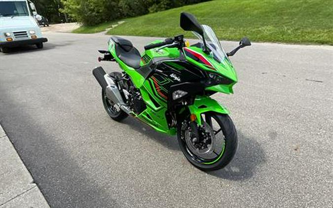 2024 Kawasaki Ninja 500 KRT Edition