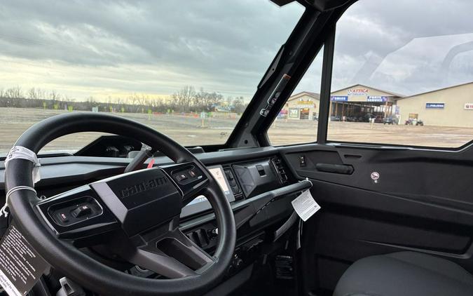 2026 Can-Am Defender XT CAB HD11