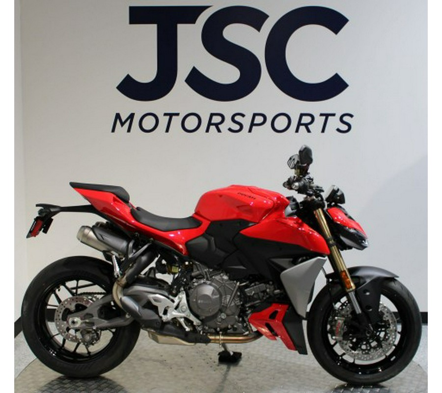 2026 Ducati Streetfighter V2