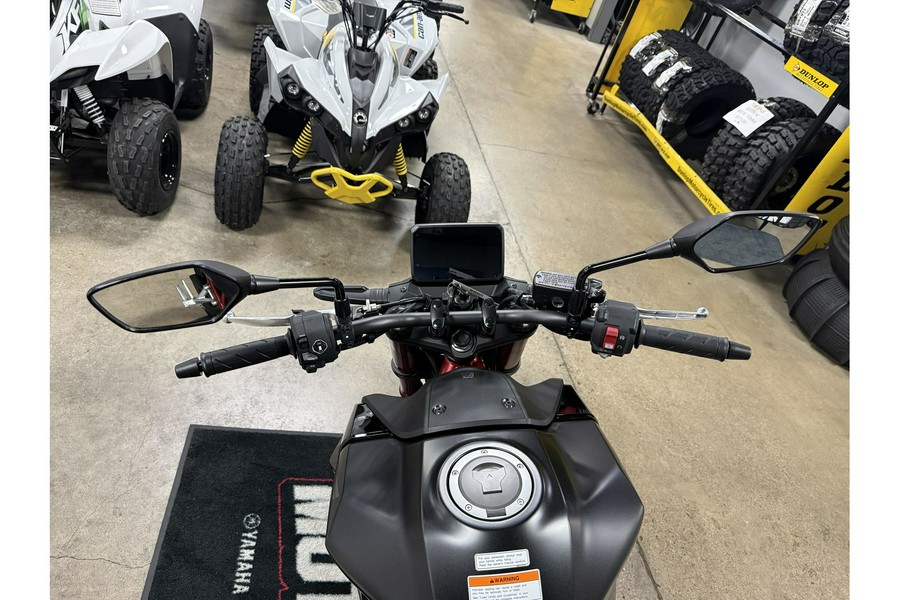 2026 CB750 Hornet E-Clutch - Honda