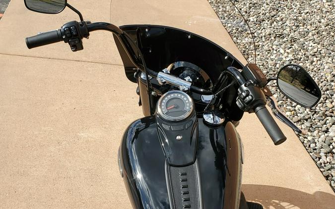 2024 Harley-Davidson Heritage Classic Vivid Black - Black Finish