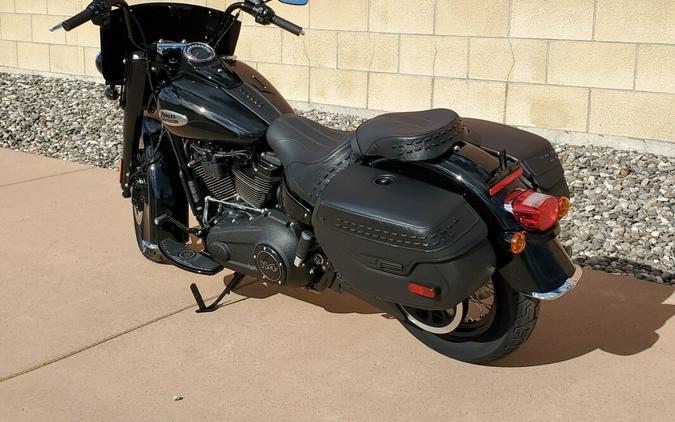 2024 Harley-Davidson Heritage Classic Vivid Black - Black Finish