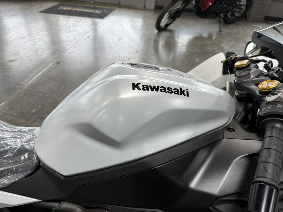 2025 Kawasaki NINJA® ZX™-4RR ABS