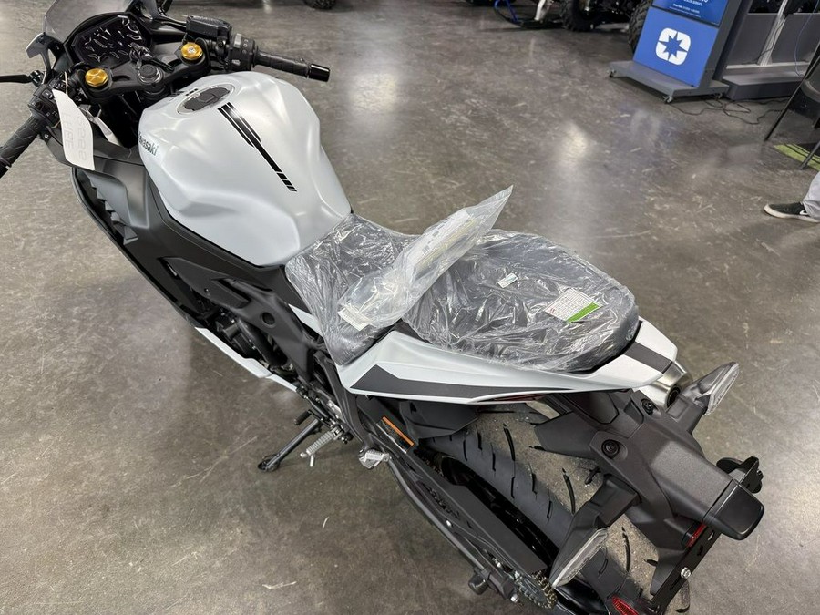 2025 Kawasaki NINJA® ZX™-4RR ABS