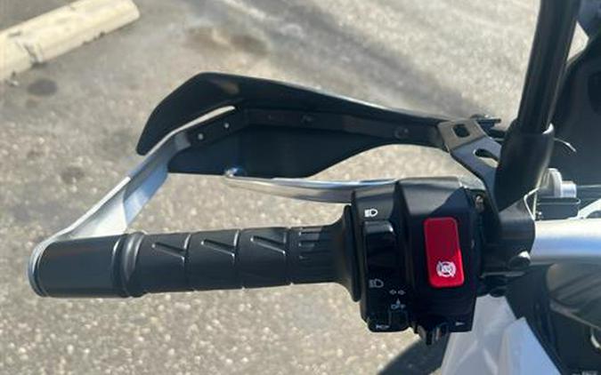 2026 Kawasaki KLE®500 SE ABS