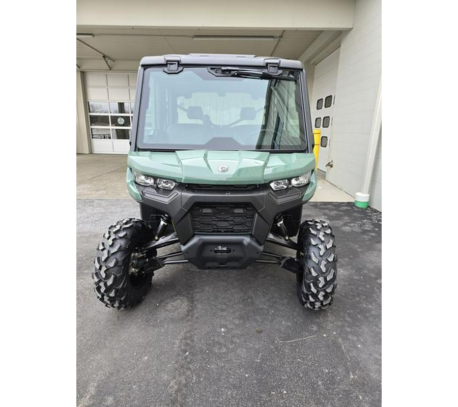 2026 CAN AM 707117 SSV DEF MAX DPSCAB 65 HD10 GN
