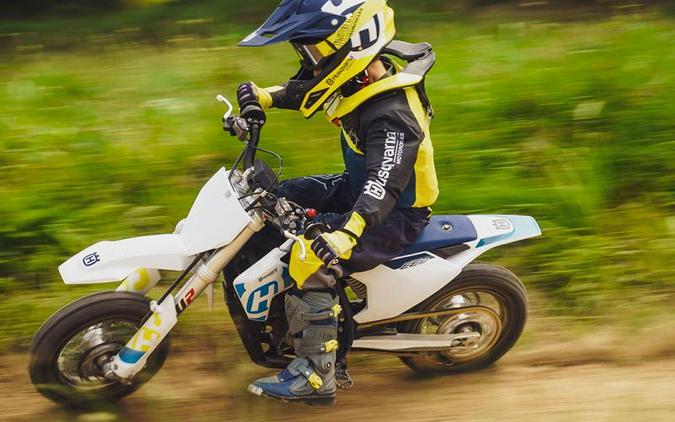 2024 Husqvarna® EE 3