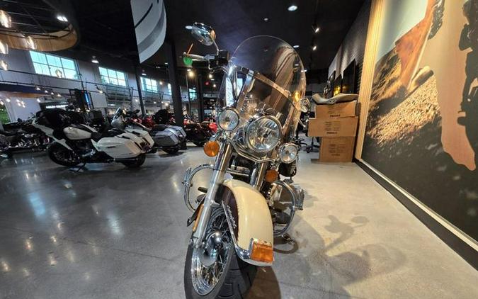 2014 Harley-Davidson® FLSTC - Heritage Softail® Classic