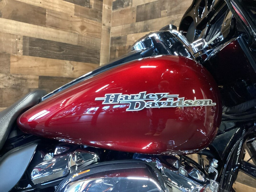 2017 Harley-Davidson Street Glide Special Velocity Red Sunglo FLHXS