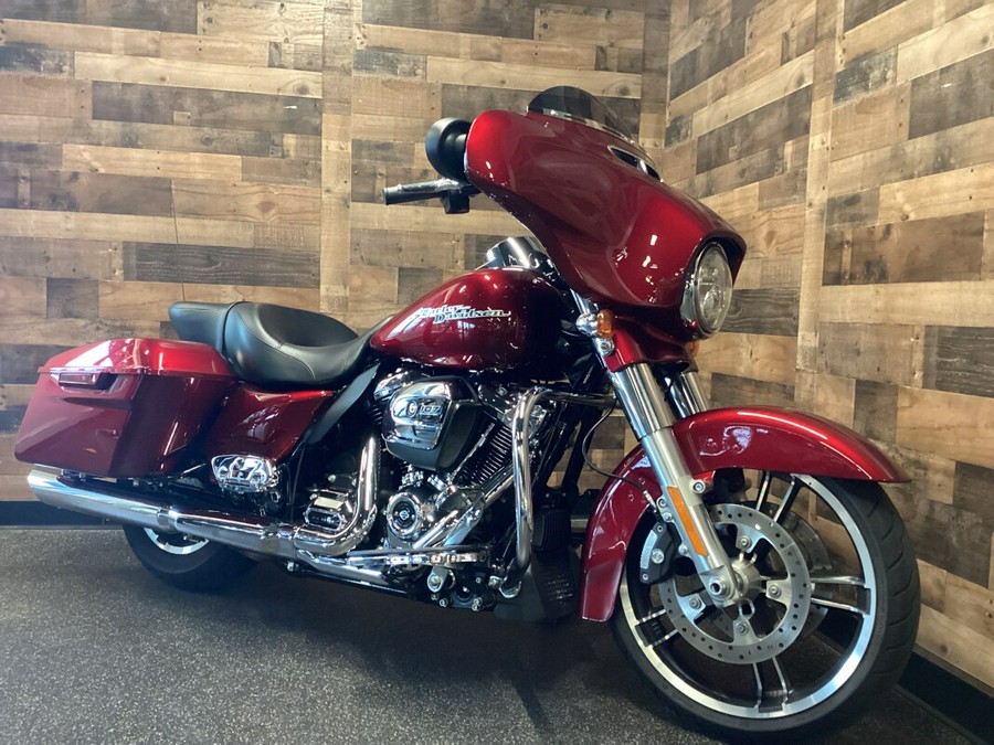 2017 Harley-Davidson Street Glide Special Velocity Red Sunglo FLHXS