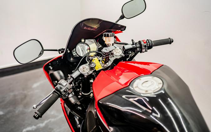2012 Yamaha Motor Corp., USA YZF-R1
