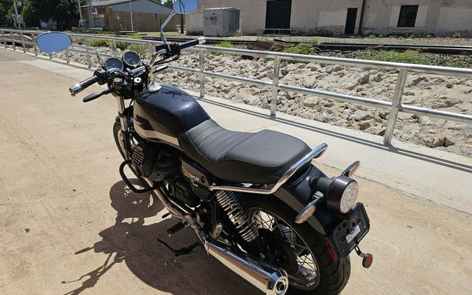 2023 Moto Guzzi V7 Special