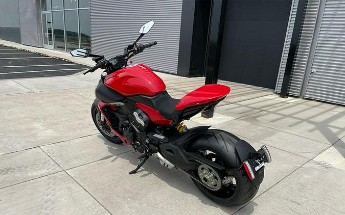 2024 Ducati Diavel V4 Red